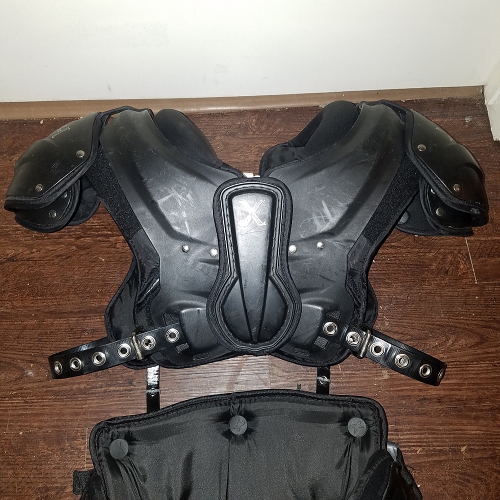 Xenith Mens Youth Xflexion Velocity Football Shoulder Pads Black S.